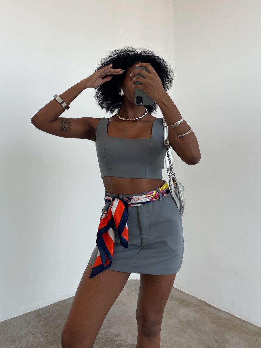 07 conjunto feminino cropped e short saia de alfaiataria ellen