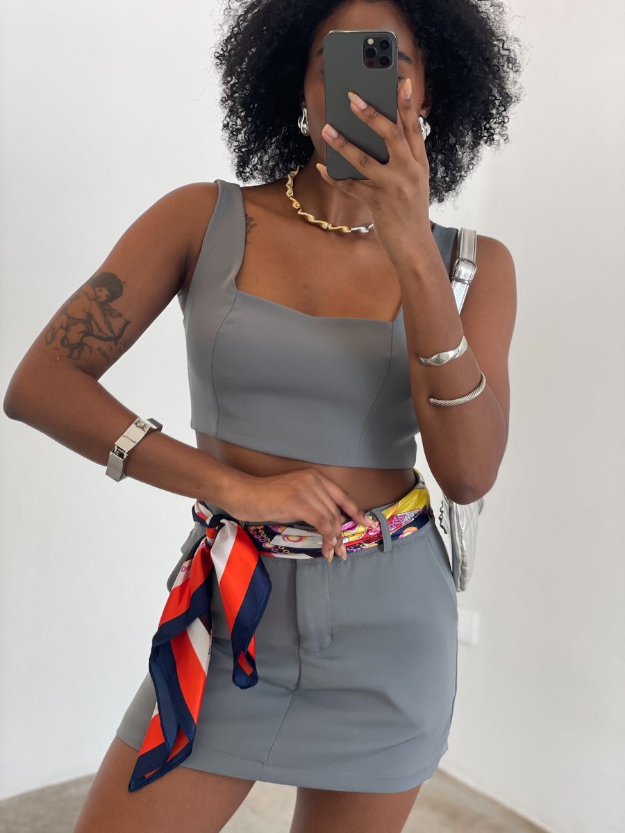 08 conjunto feminino cropped e short saia de alfaiataria ellen