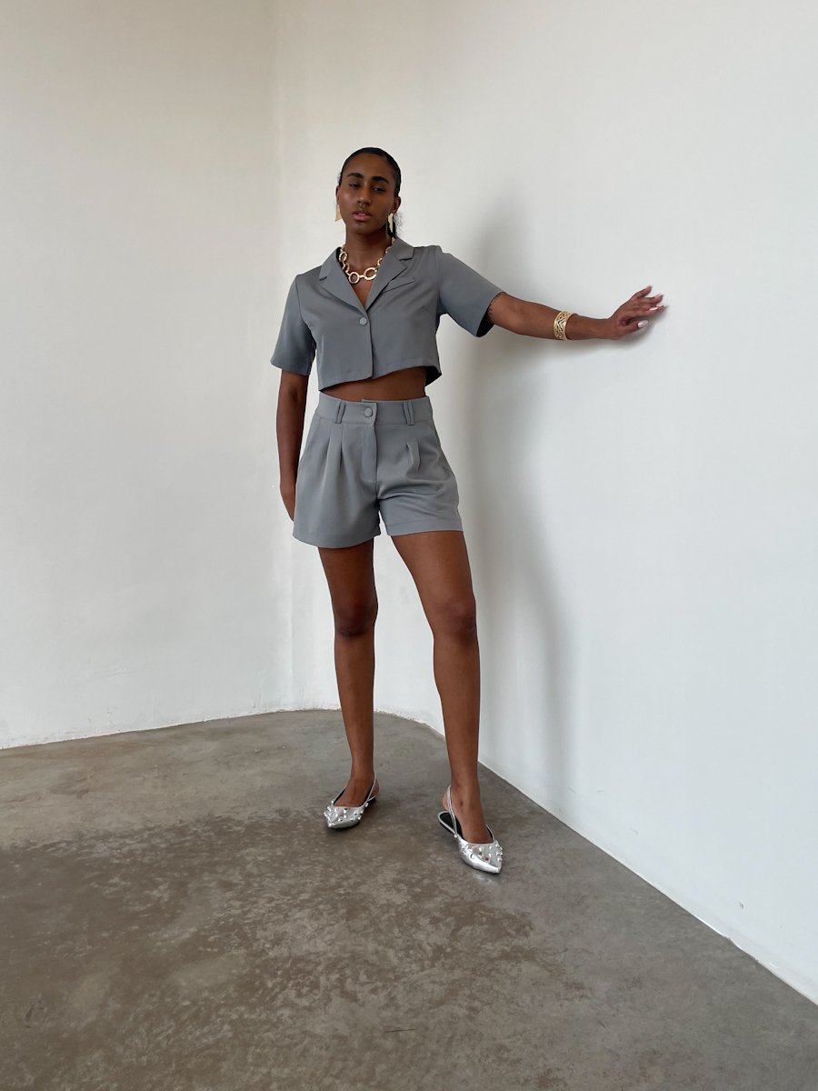 10 conjunto feminino camisa cropped e short de alfaiataria livia