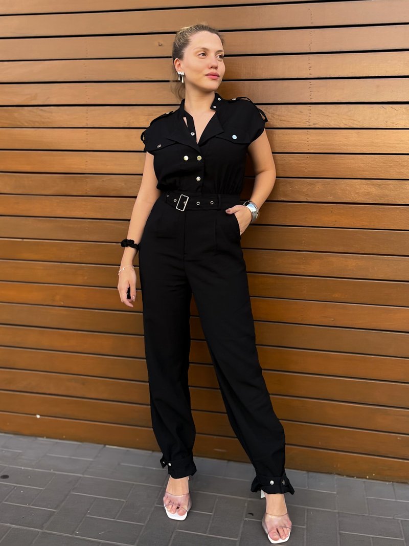 Macacão Feminino Jogger com Regulagem Perna Militar e Martigale