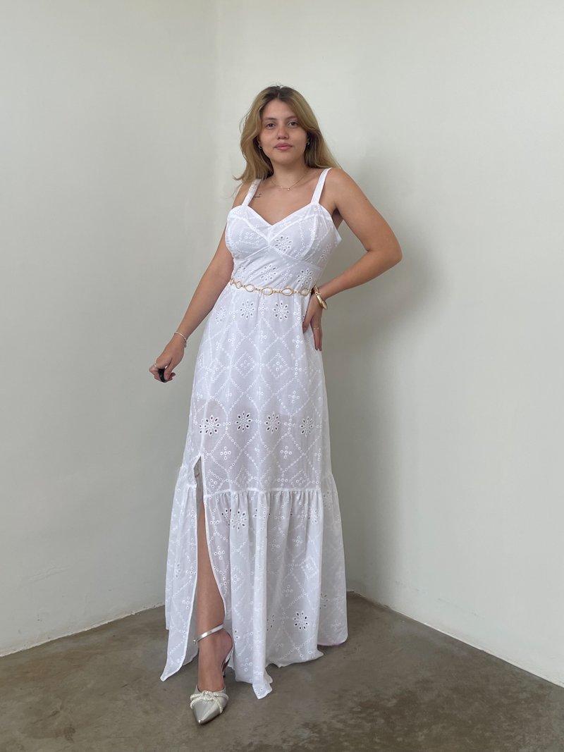 Vestido de Lese com Decote de Coração e Fenda Lateral Lilian Cor