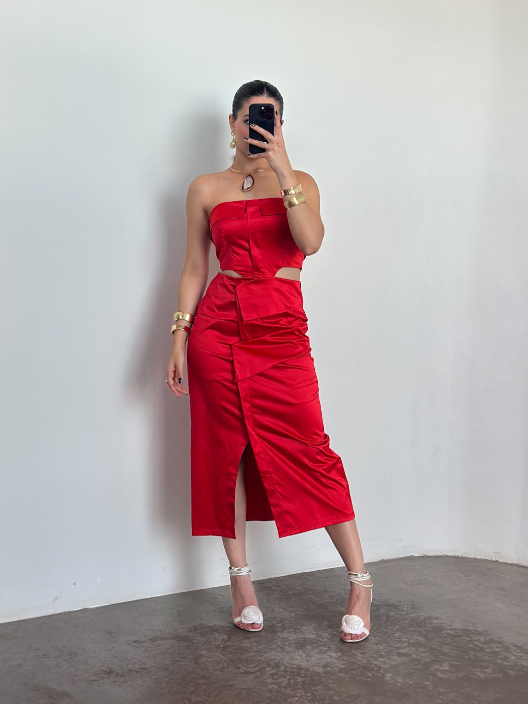 07 vestido tomara que caia acetinado com recortes michele
