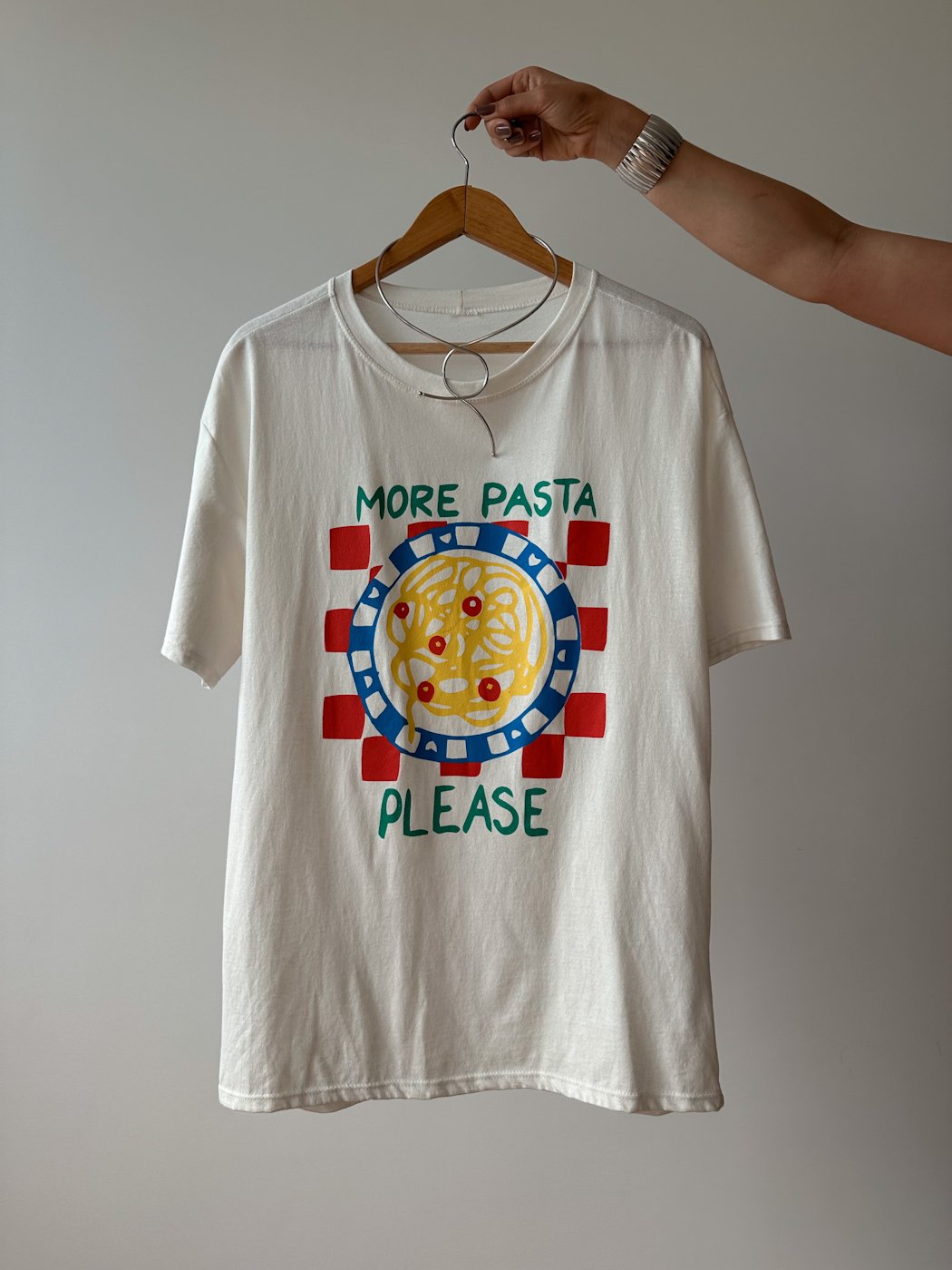 03 camiseta feminina oversized com estampa frontal more pasta
