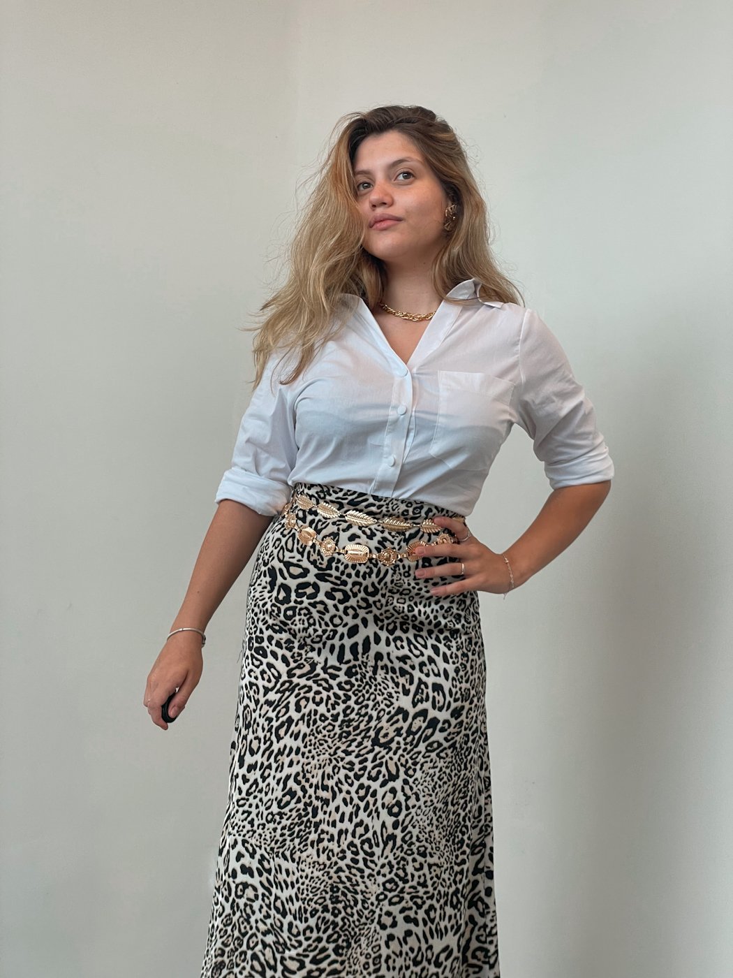 09 saia feminina midi acetinada onca alicia