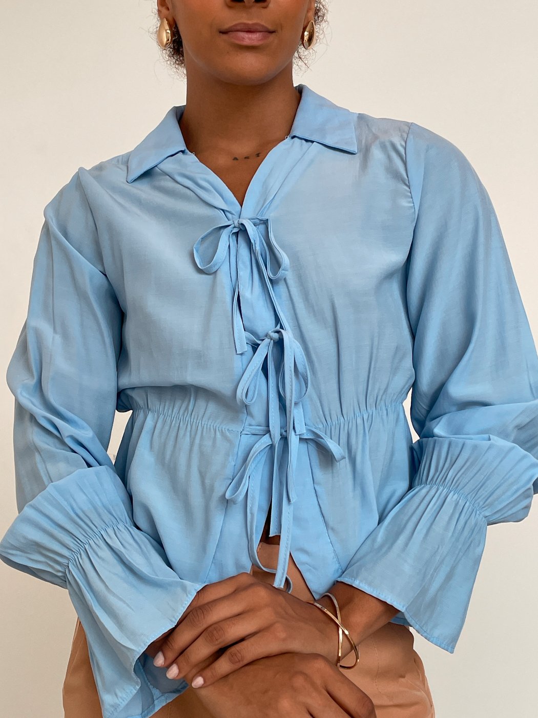 08 blusa feminina manga longa com amarracao e elastico na cintura michele