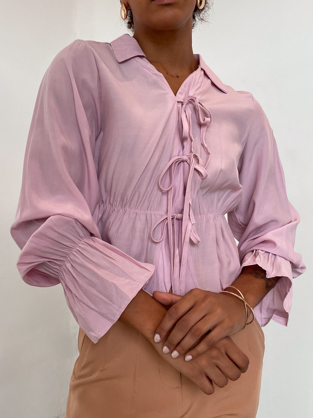 17 blusa feminina manga longa com amarracao e elastico na cintura michele