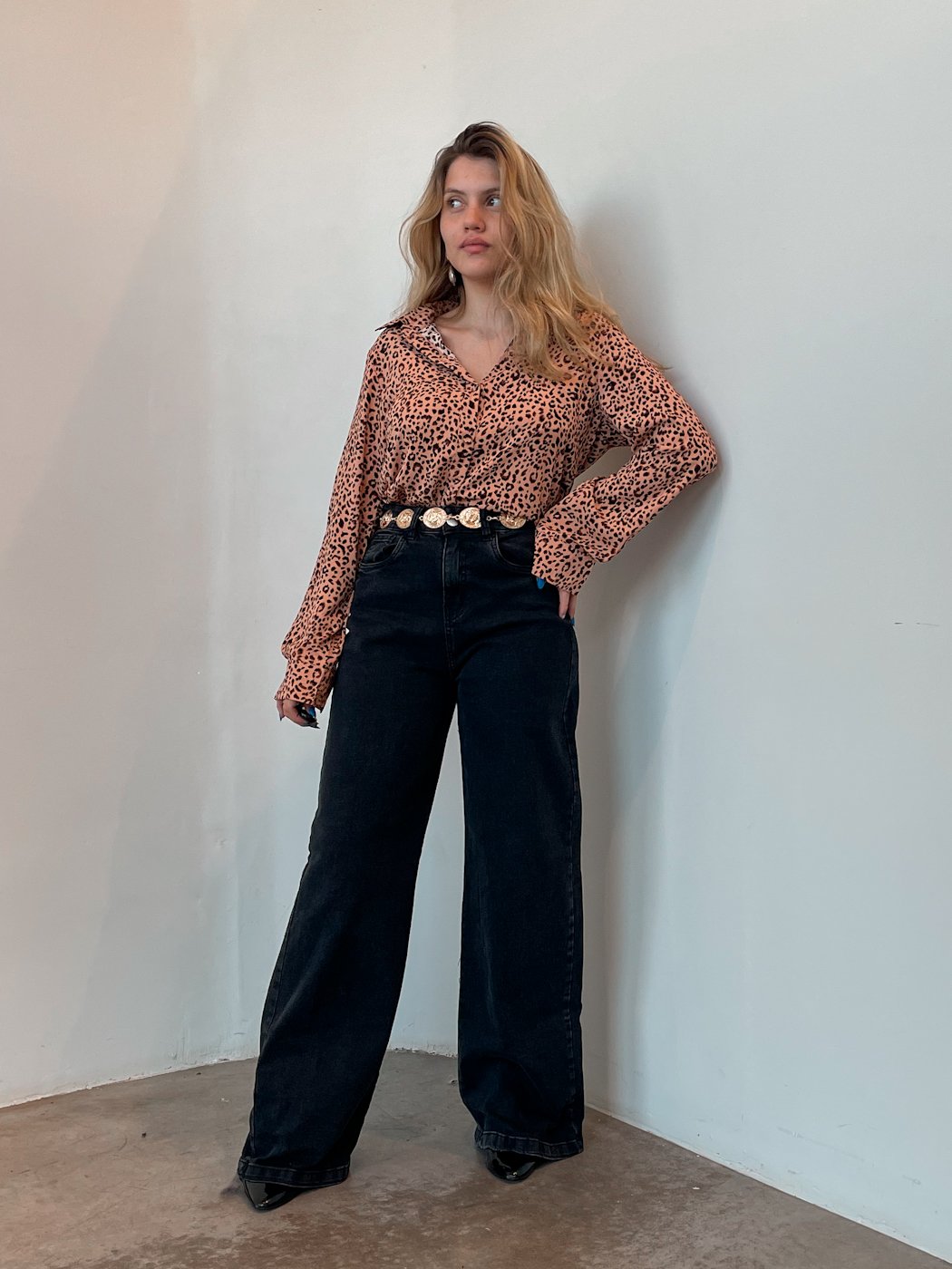 06 camisa feminina animal print onca cropped isis