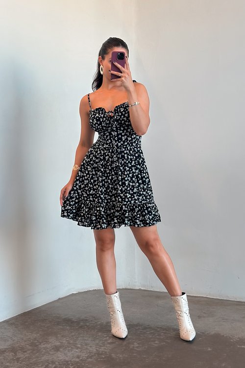 Vestido com Alça de Amarrar Recorte no Busto e Babado na Barra Liberty - Cor de Pimenta