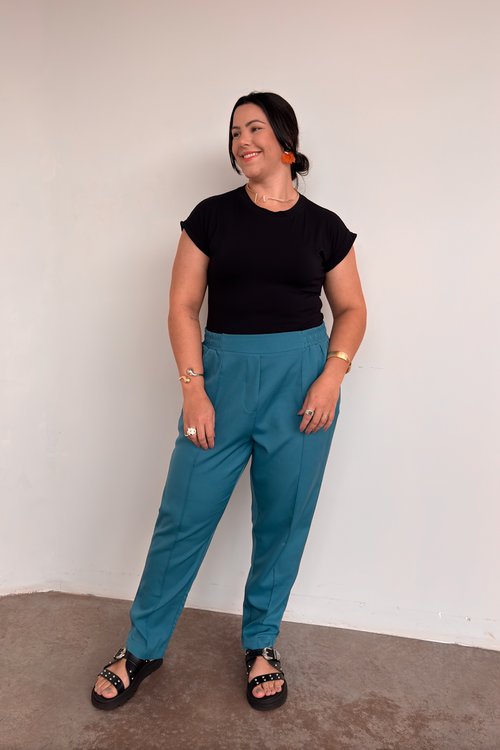 Blusa com Manga Japonesa de Malha Céline - Preto