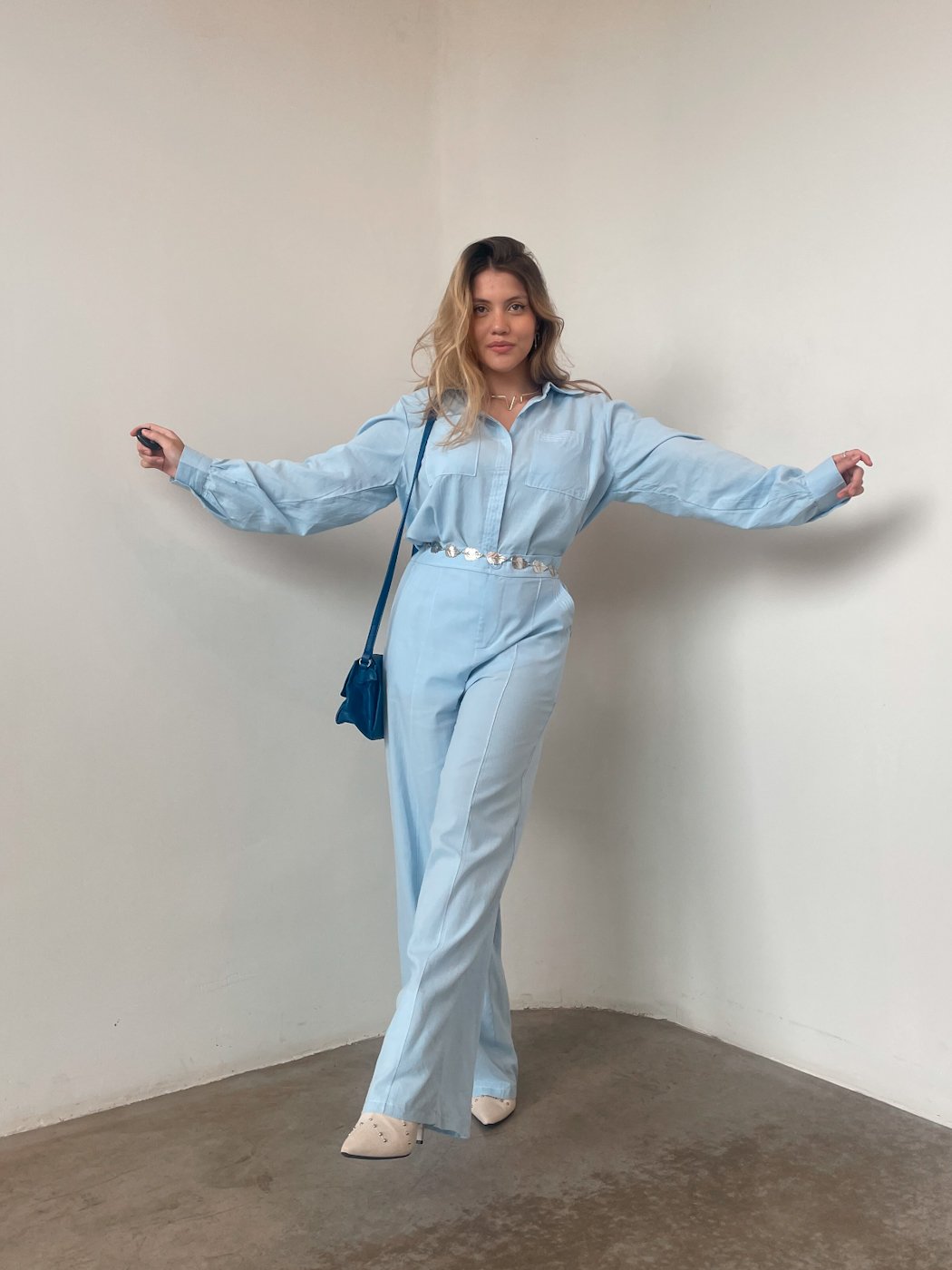 07 conjunto camisa e calca pantalona com costura pespontada malu