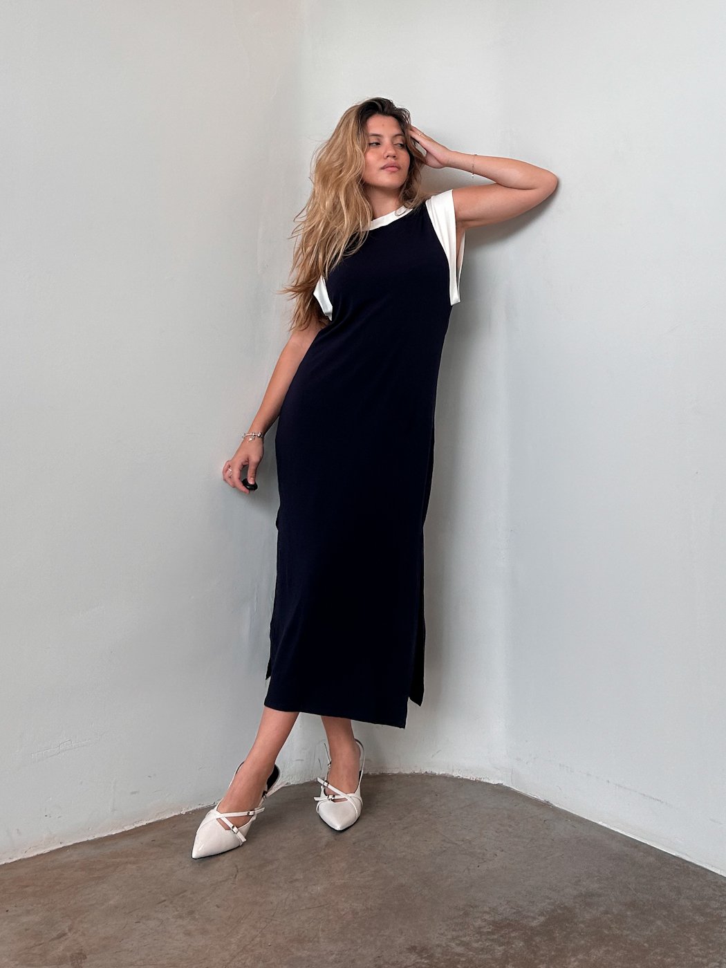 21 vestido de malha com manga virada e fenda lateral claire