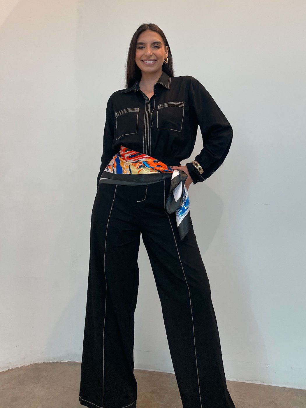 30 conjunto camisa e calca pantalona com costura pespontada malu