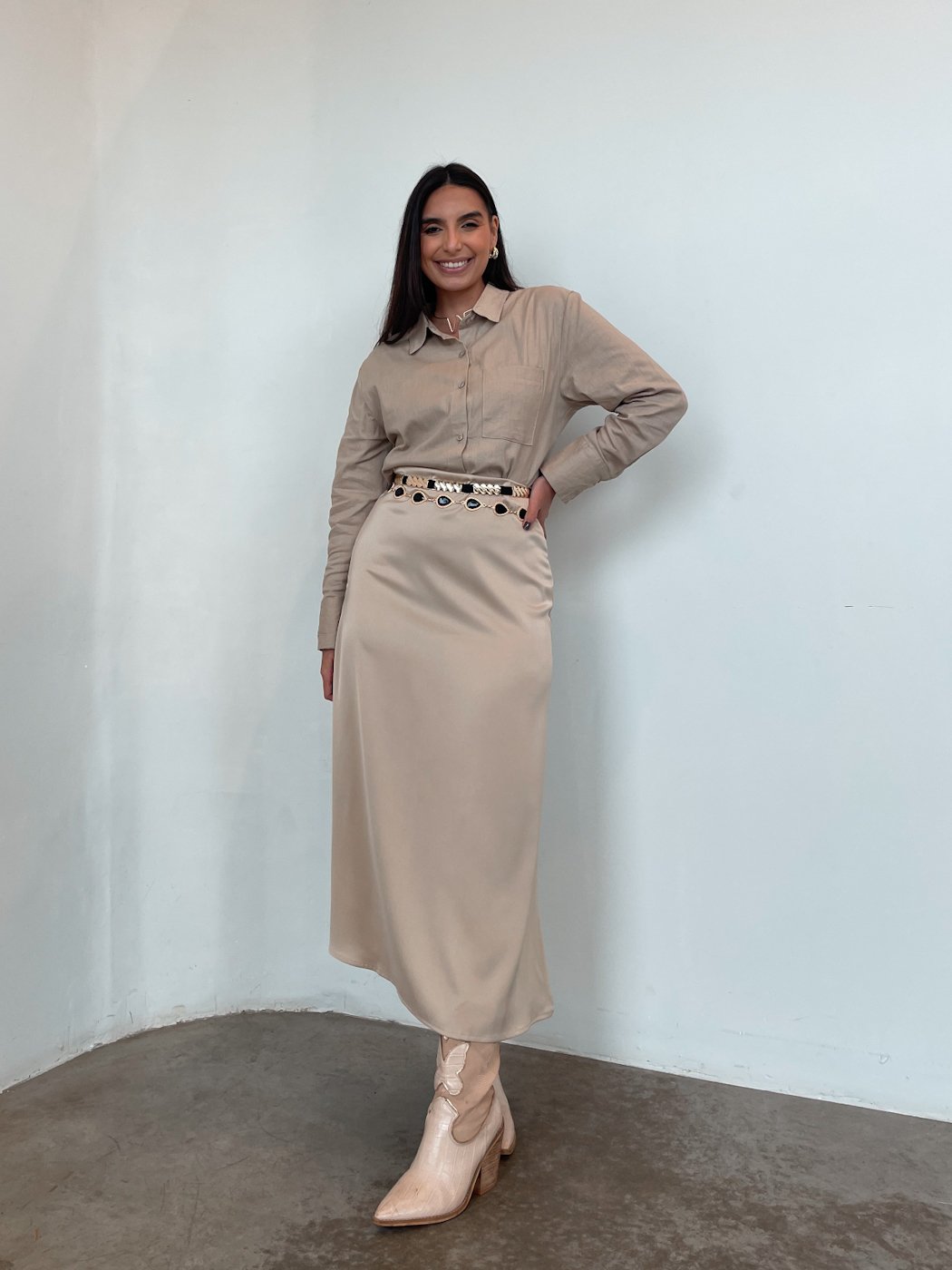 08 camisa cropped de algodao com bolso sobreposto agatha