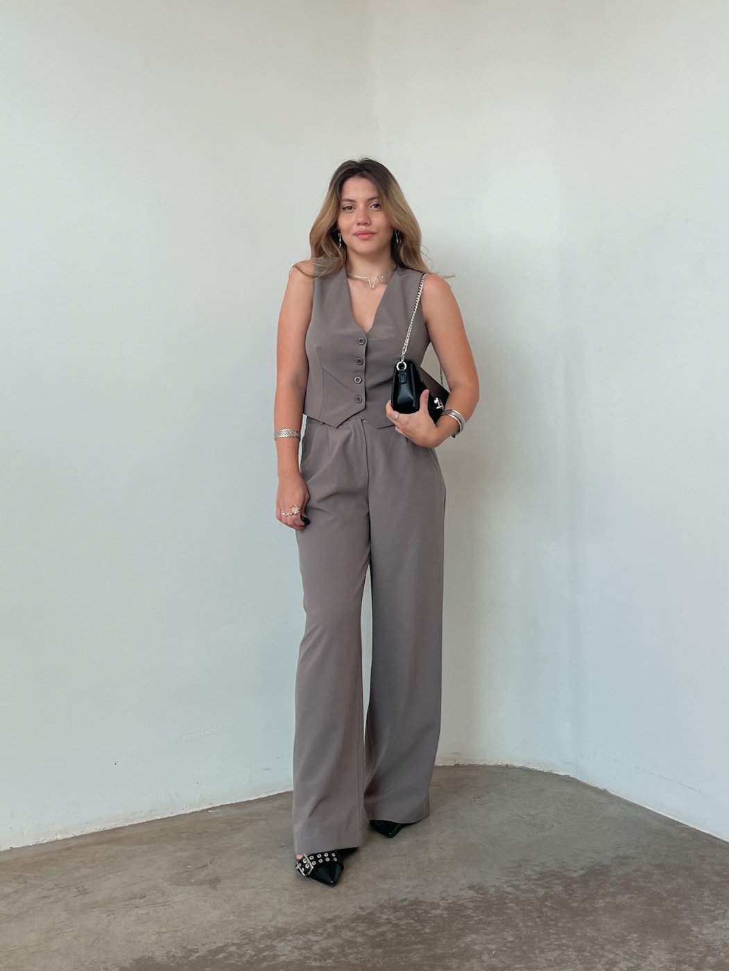 25 conjunto colete e calca pantalona de alfaiataria renata
