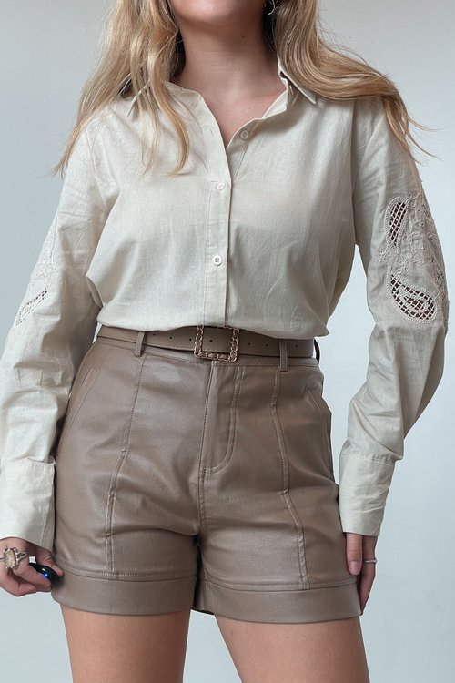 Camisa Feminina Boho Manga Bordada com Punho Largo Tricoline Amanda - Bege