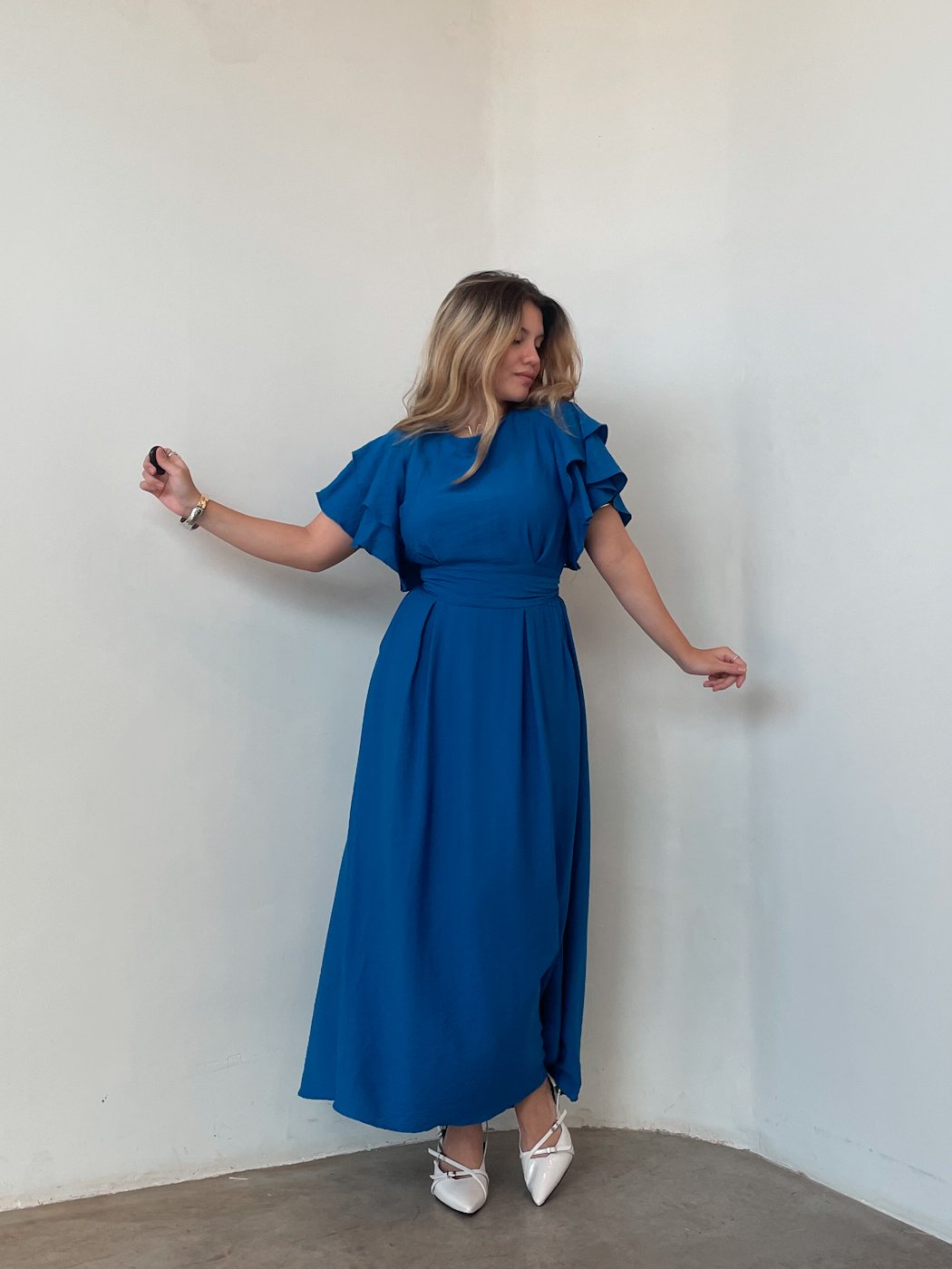 10 vestido midi com babado duplo na manga e lastex nas costas margo