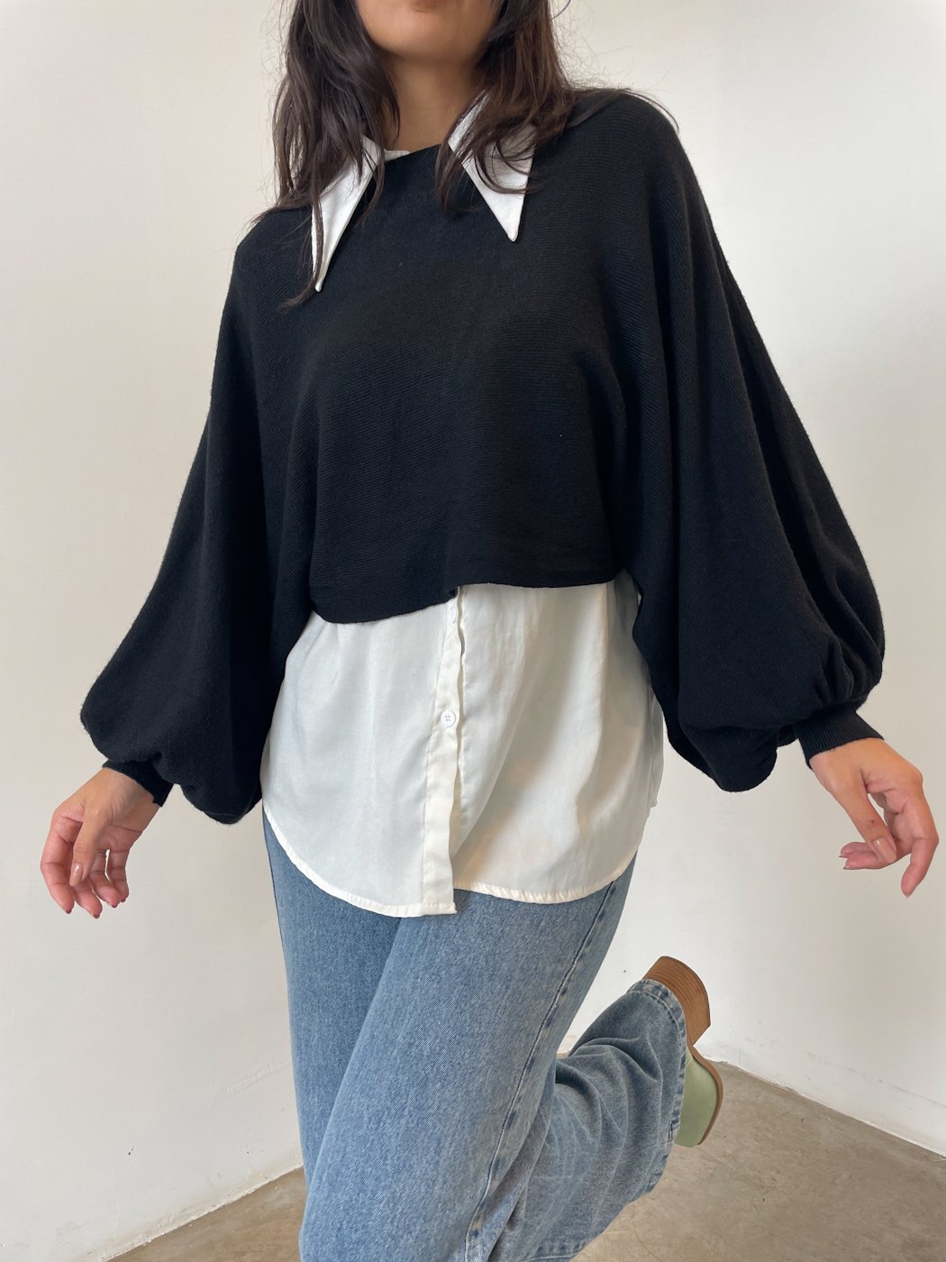 06 blusa cropped de manga morcego bufante com punho largo nina
