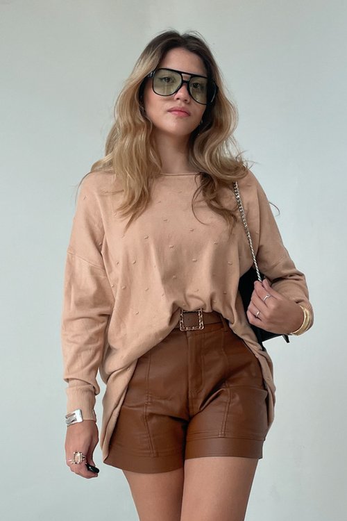 Blusa Ampla de Linha com Textura Grão de Arroz Frontal Carla - Bege