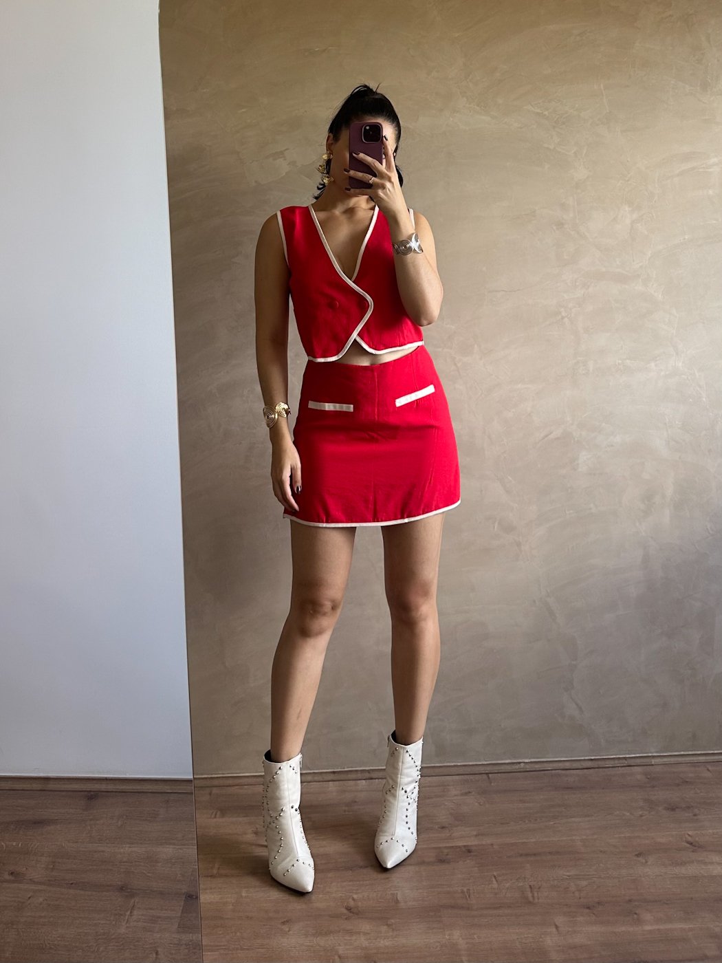 08 conjunto colete e short saia com contorno em vies milany