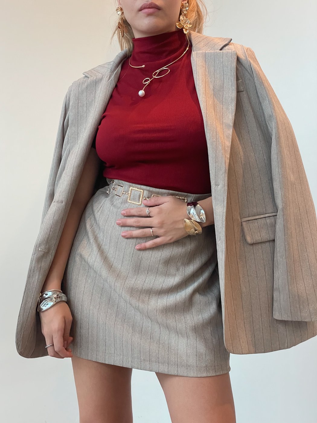 04 conjunto blazer e saia alfaiataria risca de giz aline