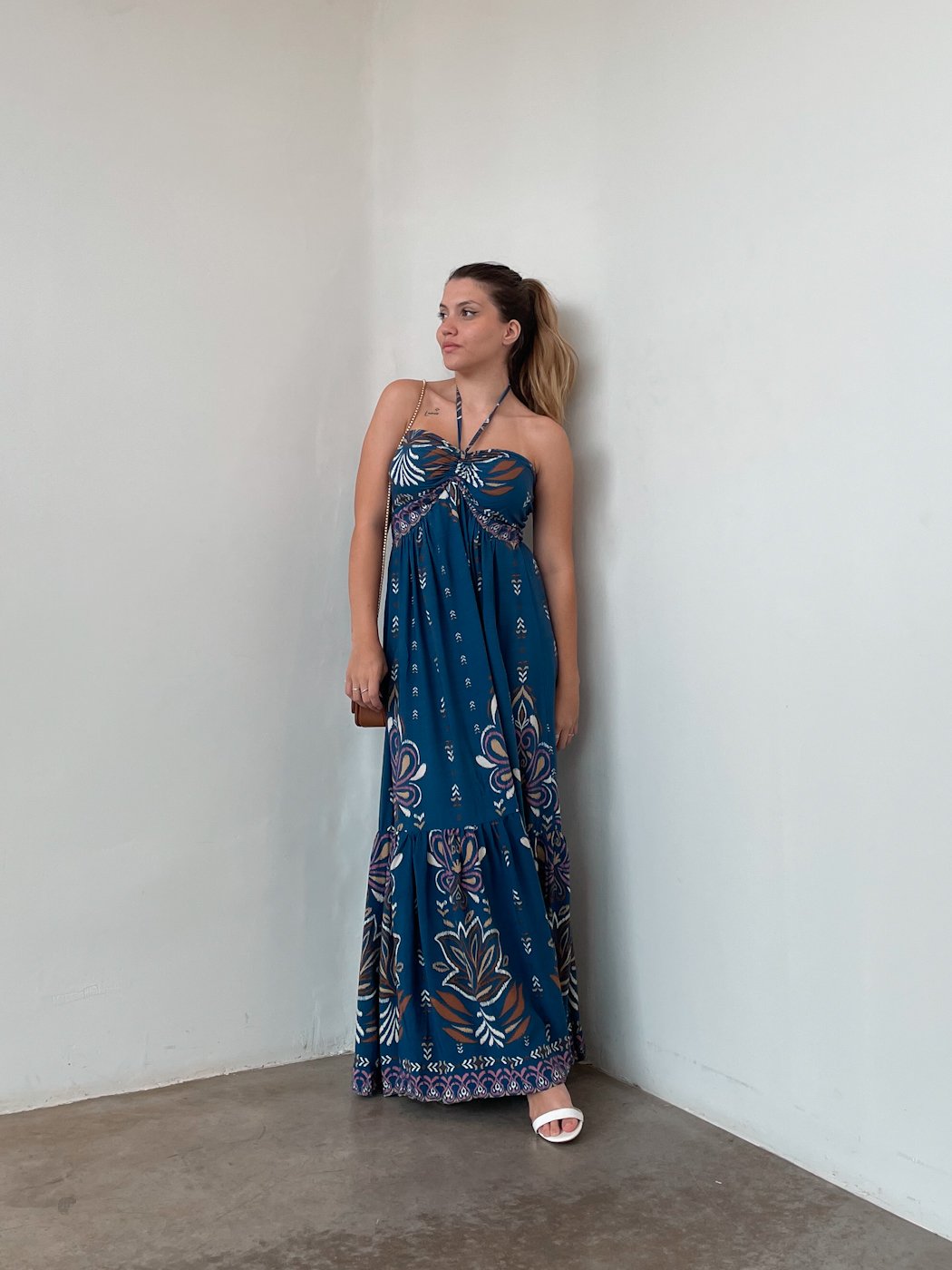 06 vestido feminino longo estampado com regulagem vertical carla