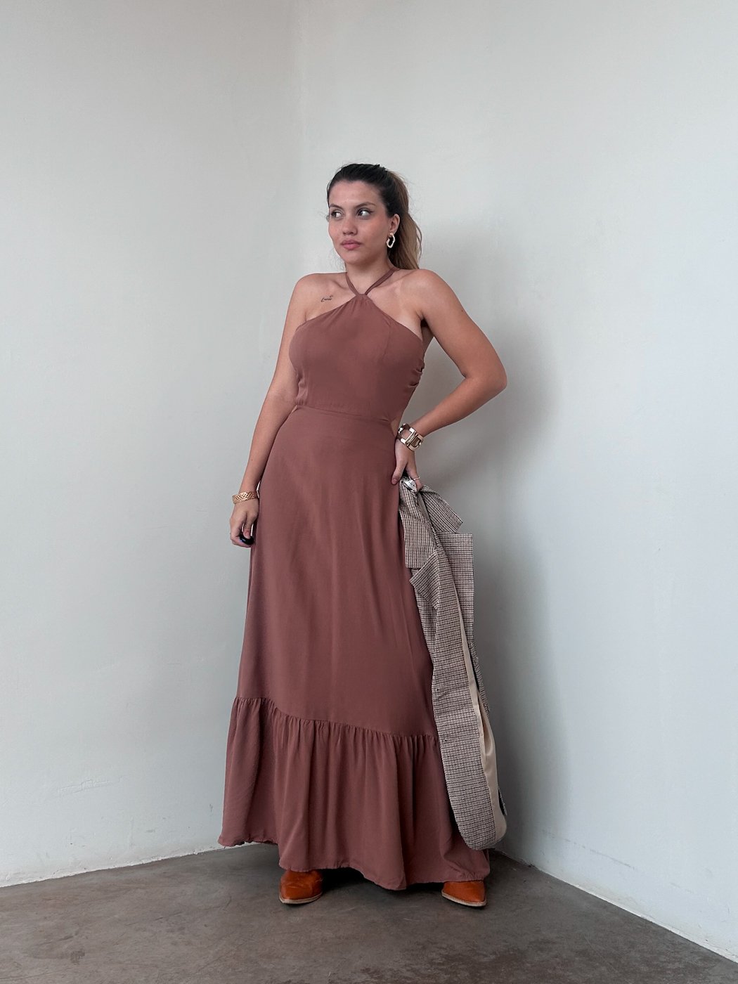 04 vestido feminino alca frente unica viscose encorpada lisa maiara