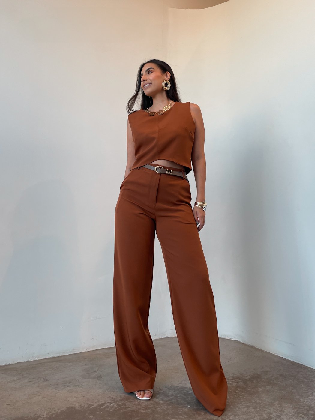 01 conjunto alfaiataria top cropped ziper costas e pantalona eloara