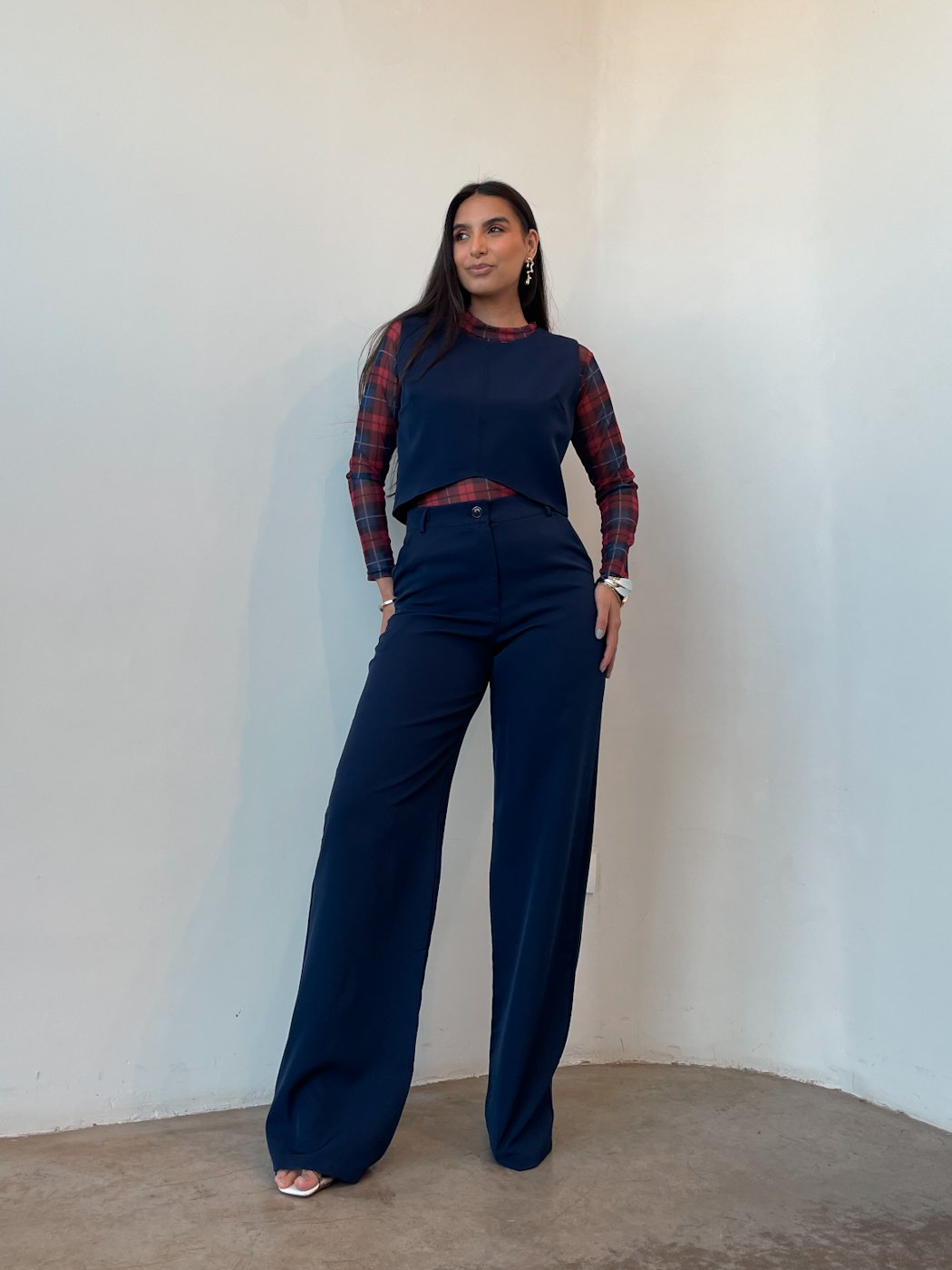 18 conjunto alfaiataria top cropped ziper costas e pantalona eloara