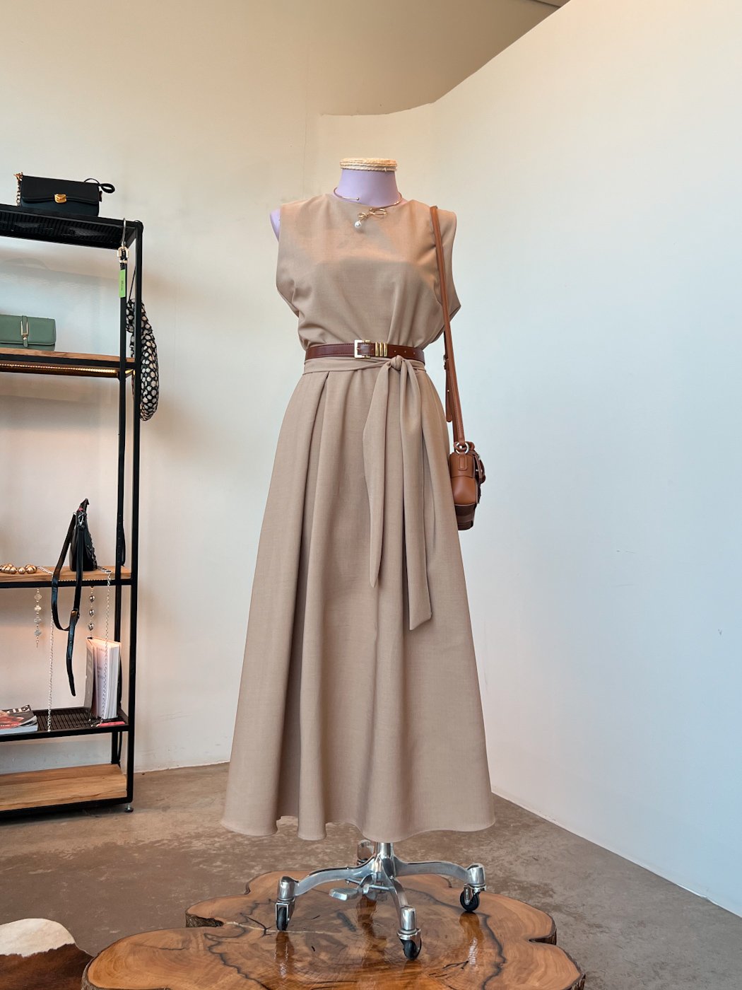 08 vestido feminino midi regata com cinto faixa classico eduarda