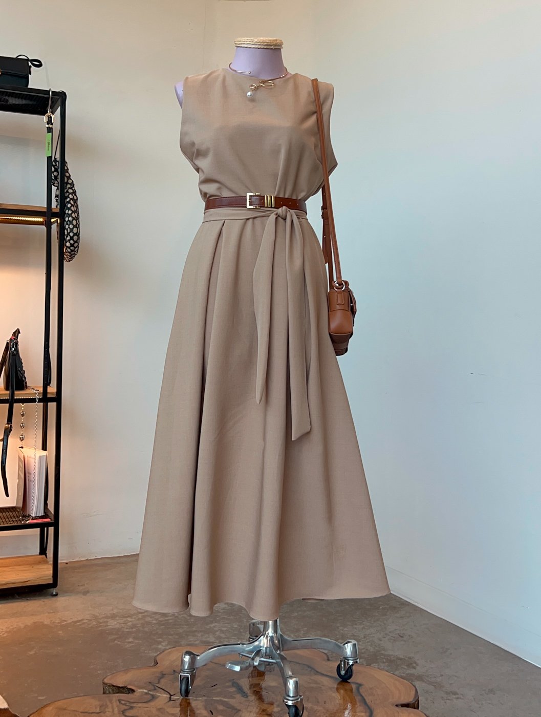 09 vestido feminino midi regata com cinto faixa classico eduarda