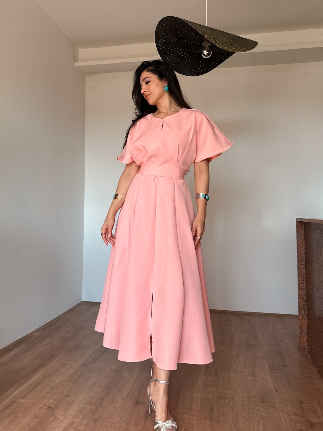 36 vestido midi manga ampla cinto faixa com ziper nas costas larissa