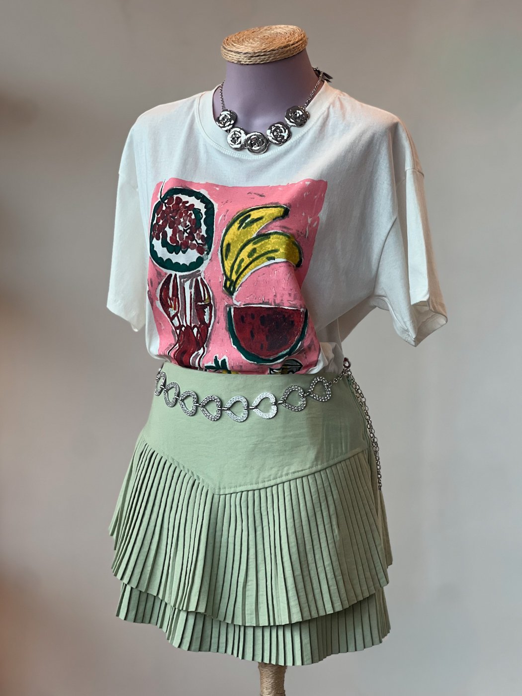 01 saia feminina curta plissada com short de viscose sarjada michele