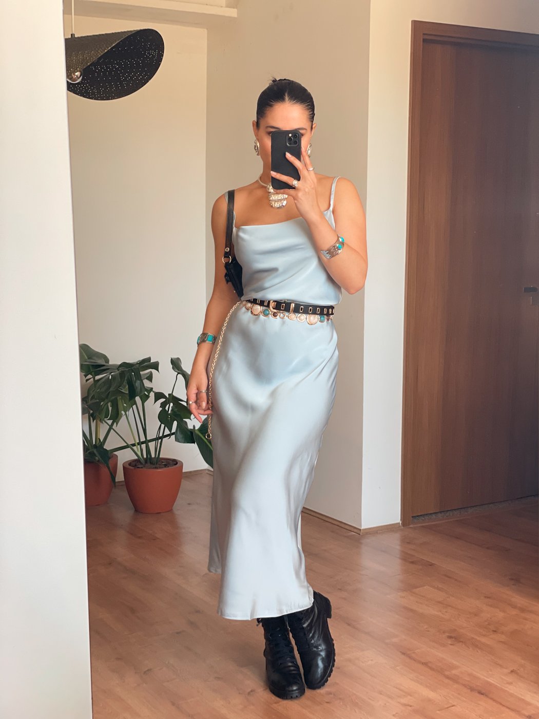 08 vestido slip dress de cetim midi com alca e gola boba aline