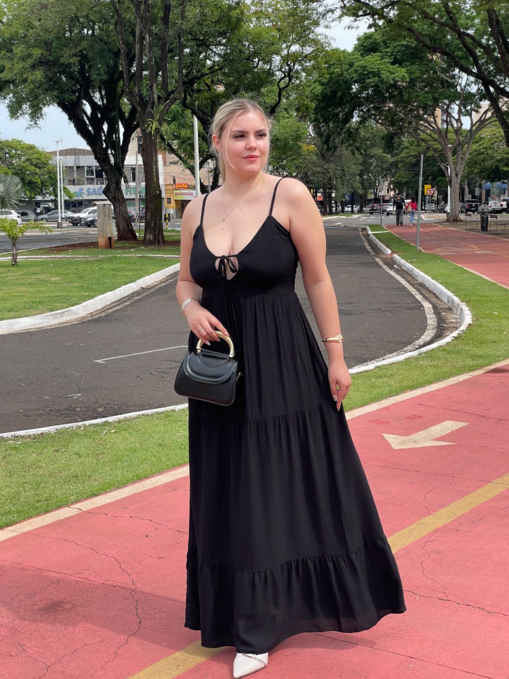 16 vestido longo com amarracao no busto e lastex nas costas crepe gabi