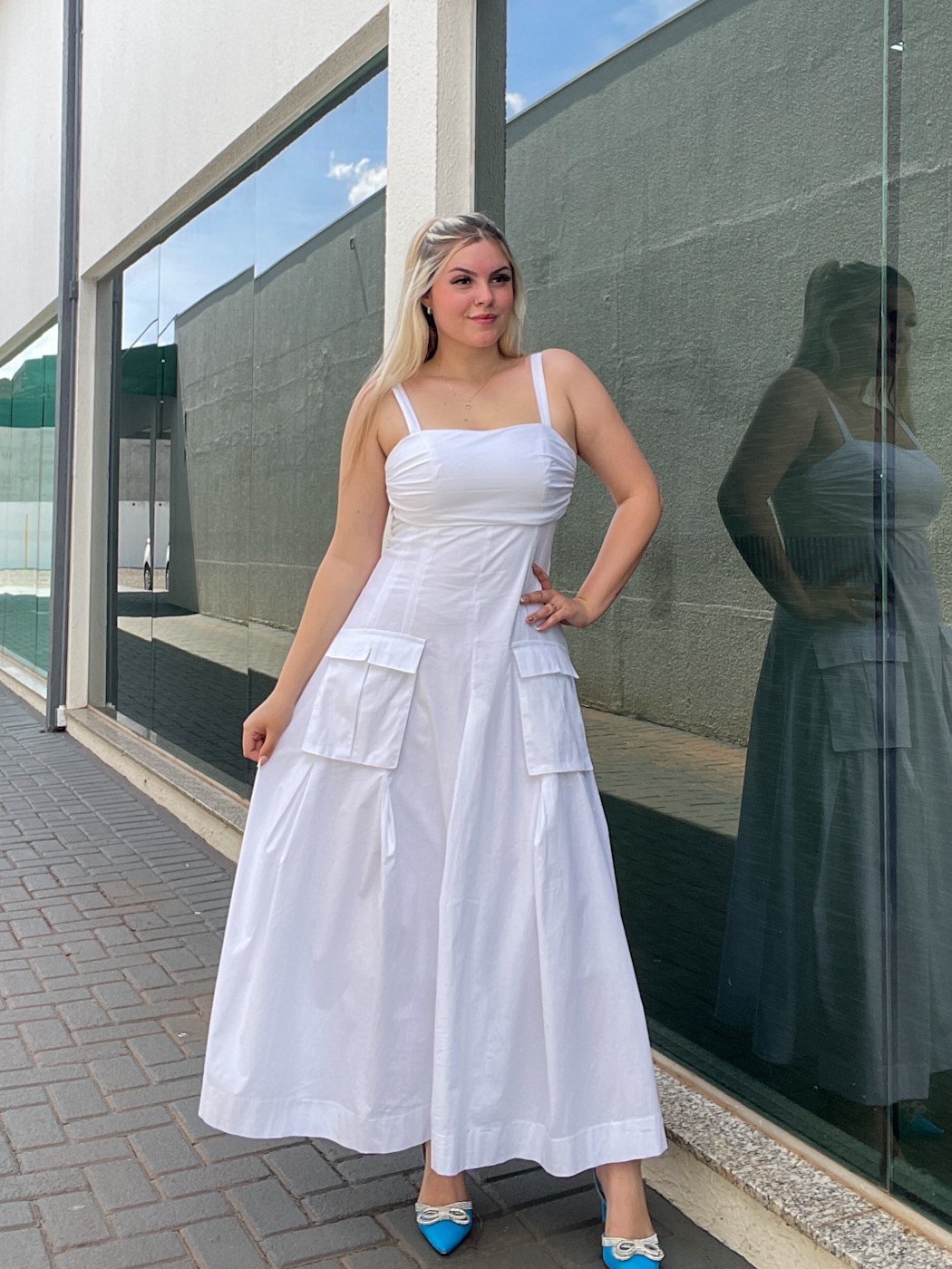 02 vestido com bolso utilitarios e busto com pregas de alca urban maiara