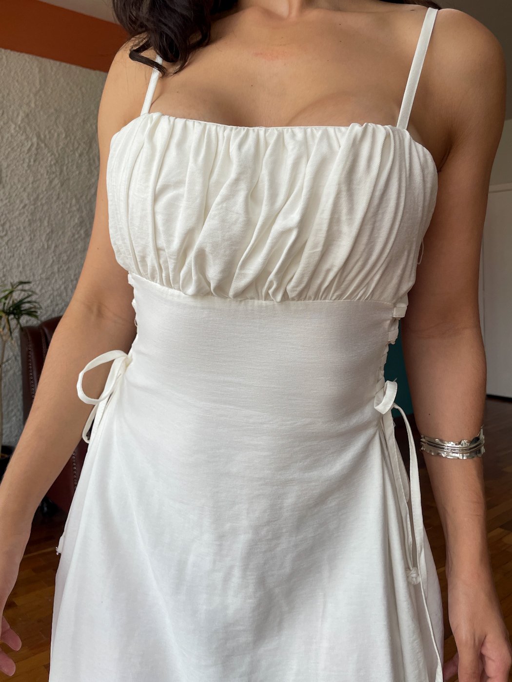 03 vestido feminino regulagens laterais com pregas no busto sara