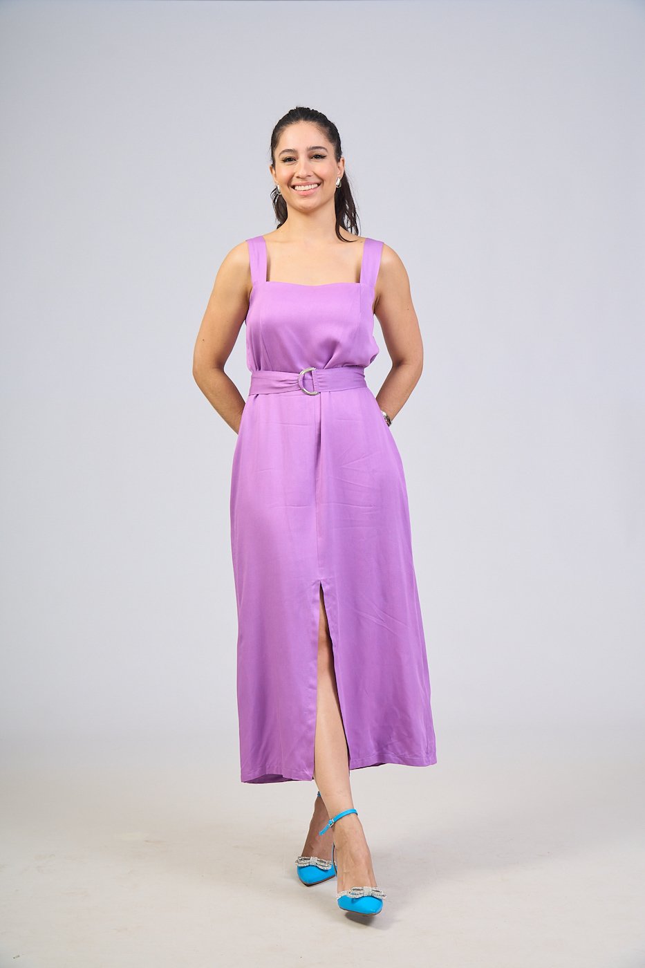 16 vestido feminino midi viscose sarjada com cinto faixa e fivela com fenda bella