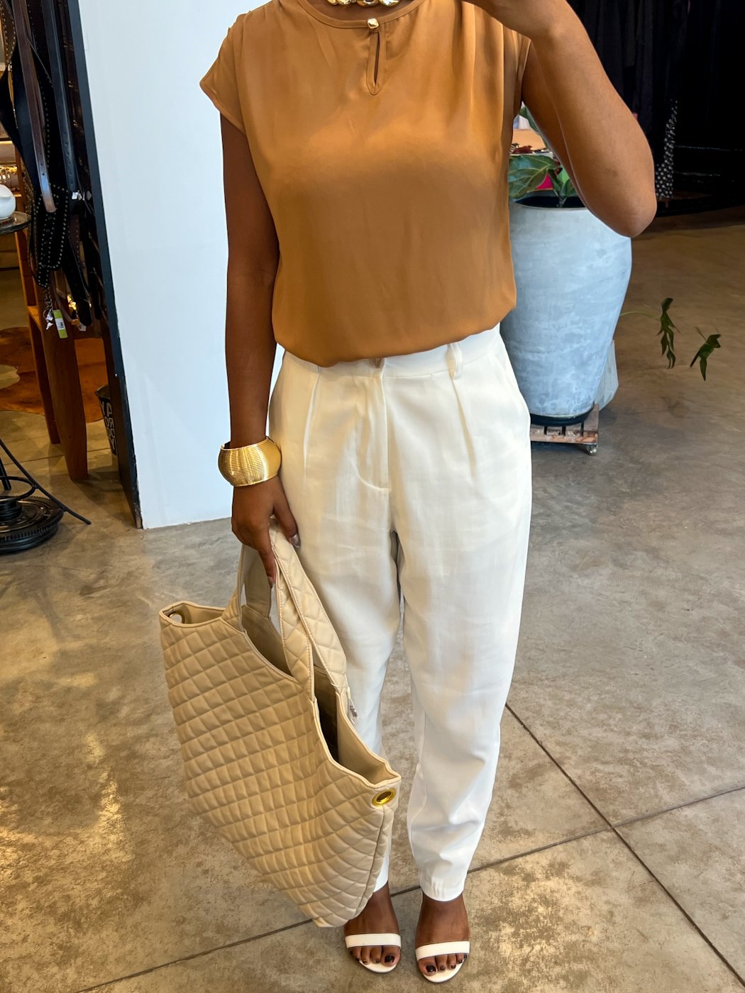 16 calca feminina social cenoura com prega milene