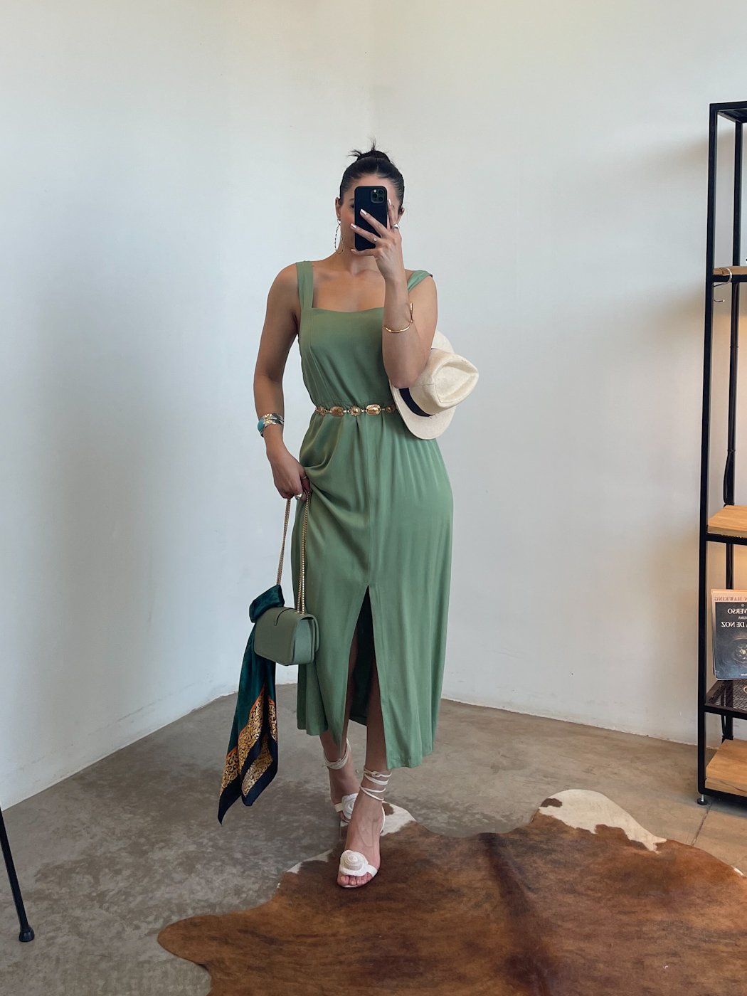 29 vestido feminino midi viscose sarjada com cinto faixa e fivela com fenda bella