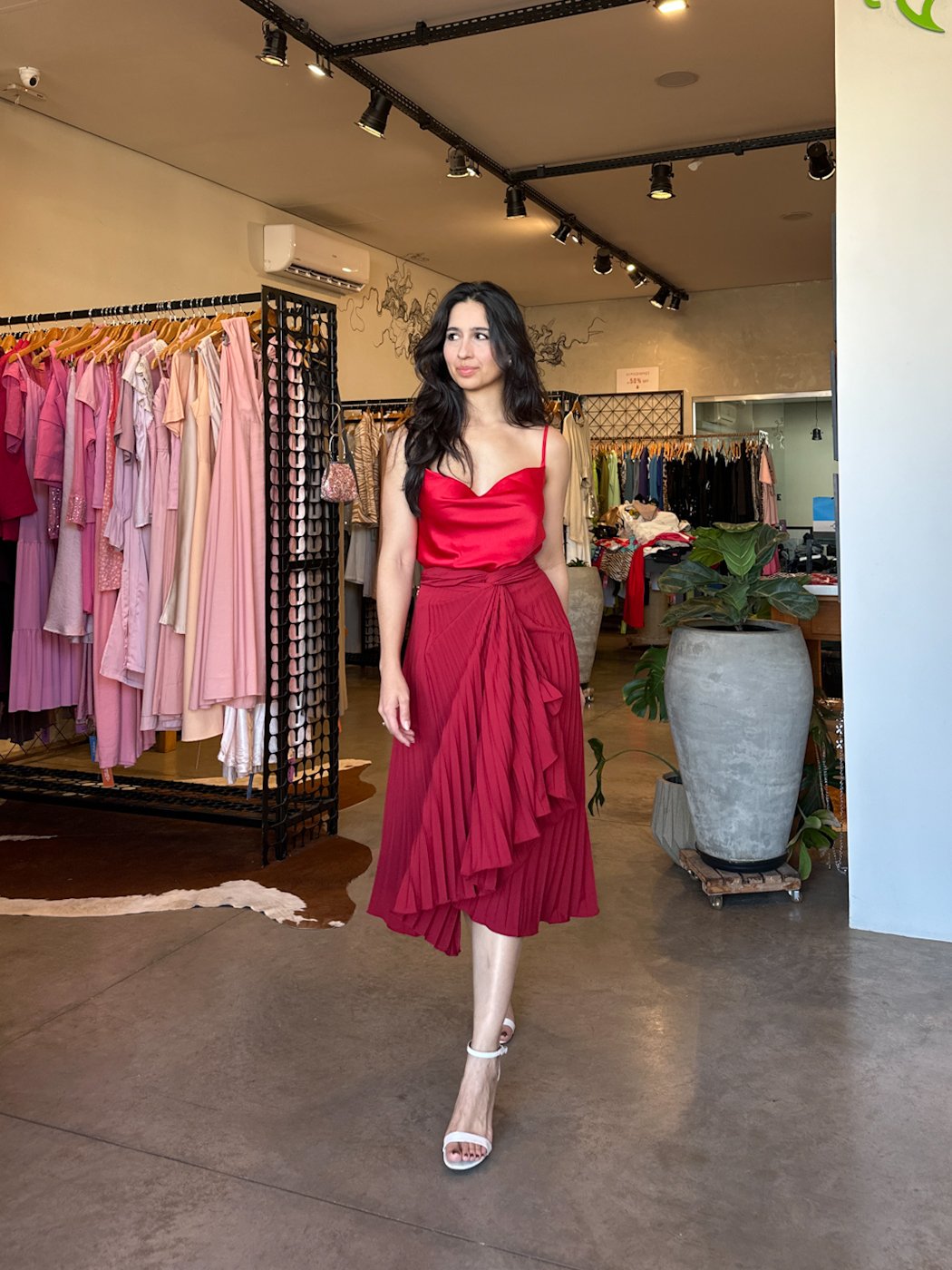 36 saia feminina plissada envelope midi madu