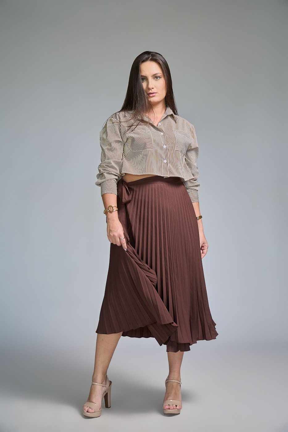 38 saia feminina plissada envelope midi madu