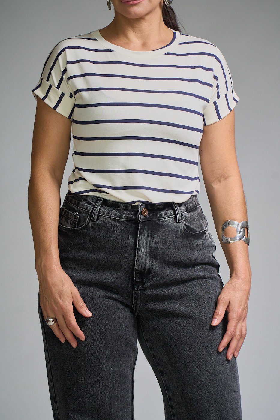 06 camiseta listrada gola redonda dobra manga mila