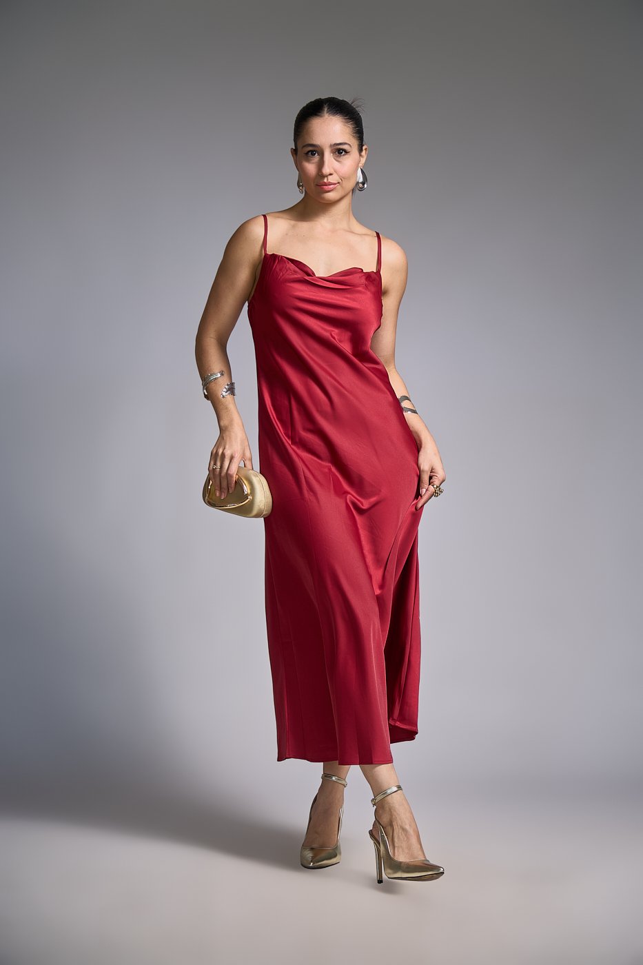 26 vestido slip dress de cetim midi com alca e gola boba alice