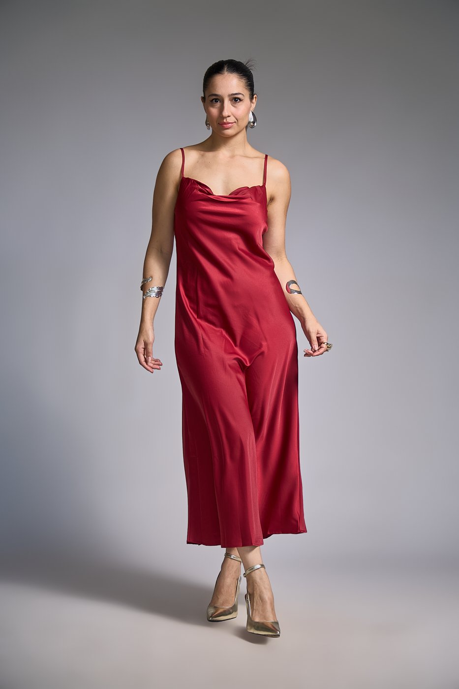 27 vestido slip dress de cetim midi com alca e gola boba alice