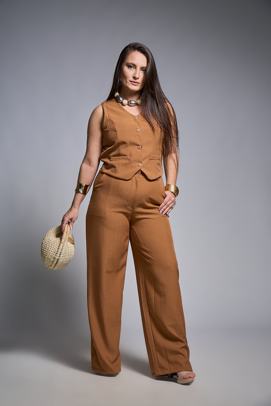 06 conjunto risca de giz com calca pantalona e colete curto isabel