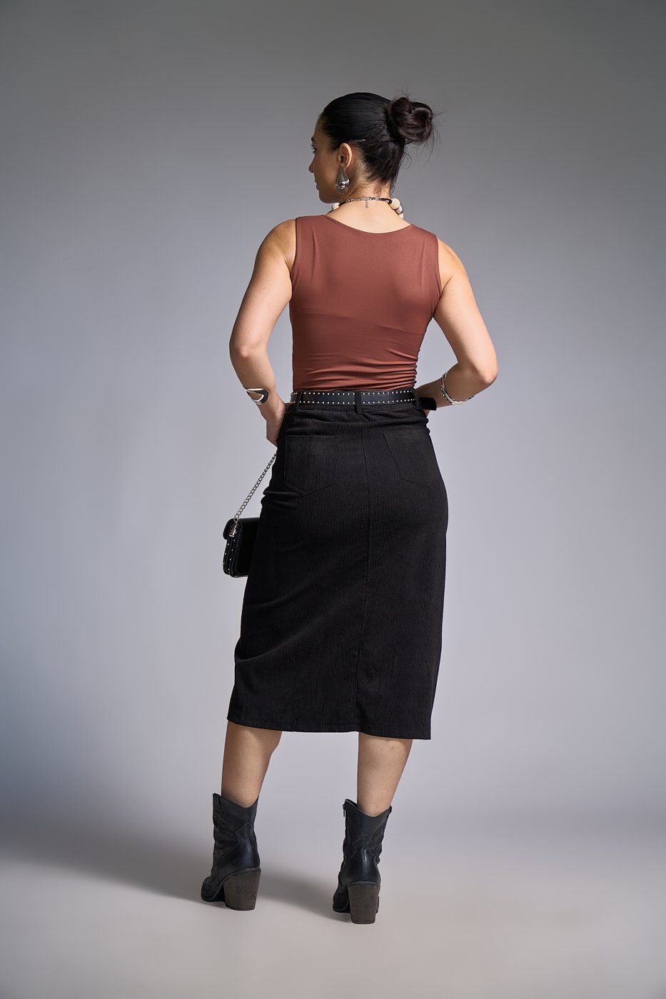 05 saia midi de veludo cotele com bolso e fenda frontal jade