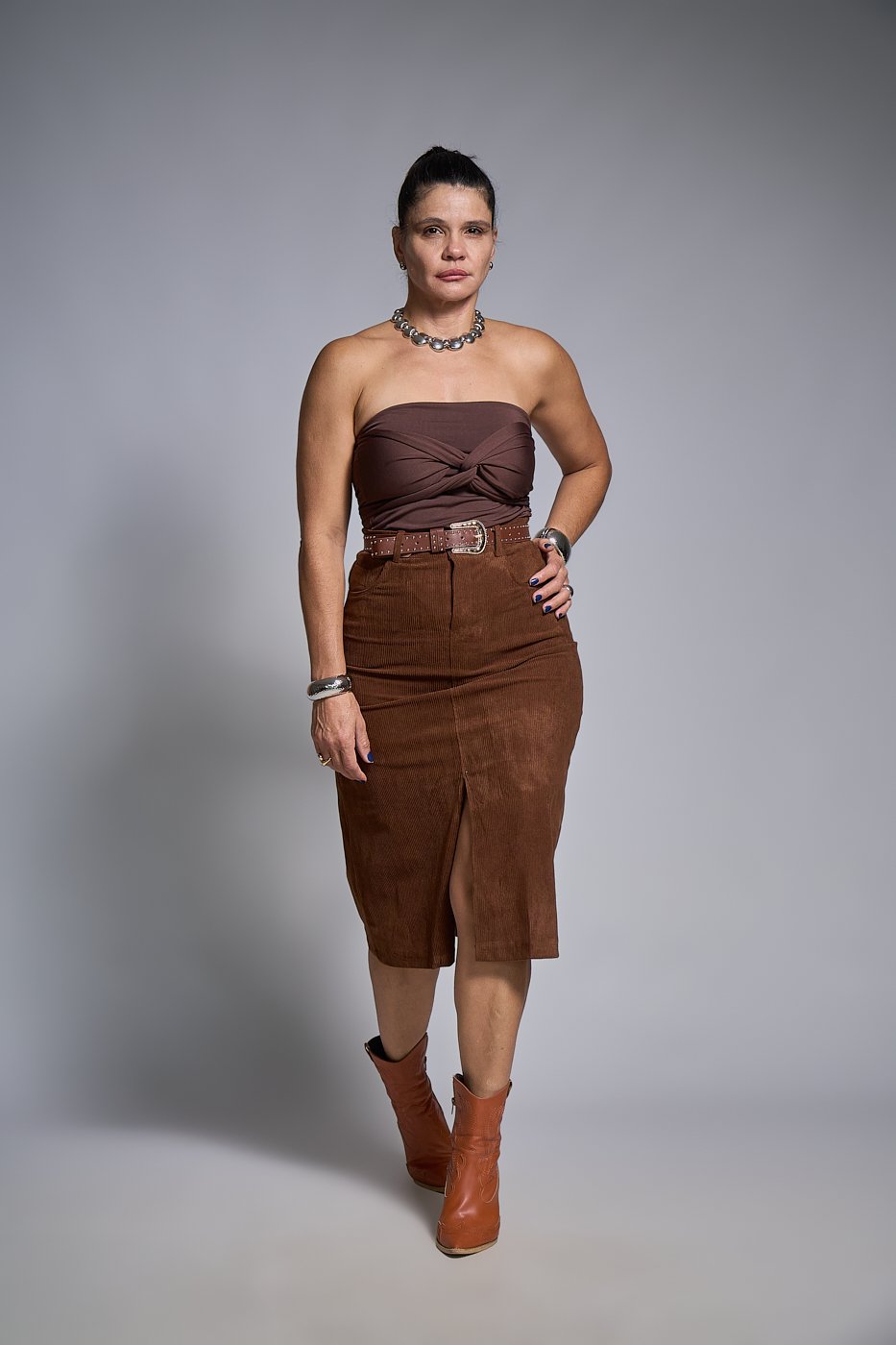 16 saia midi de veludo cotele com bolso e fenda frontal jade