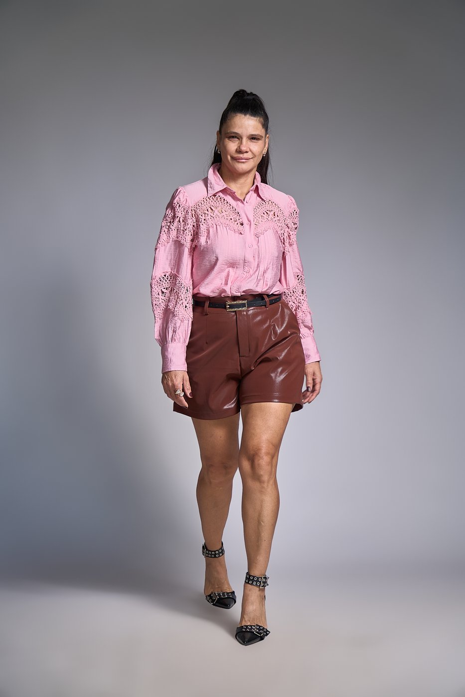 03 camisa manga longa com gripier no peito e manga layla