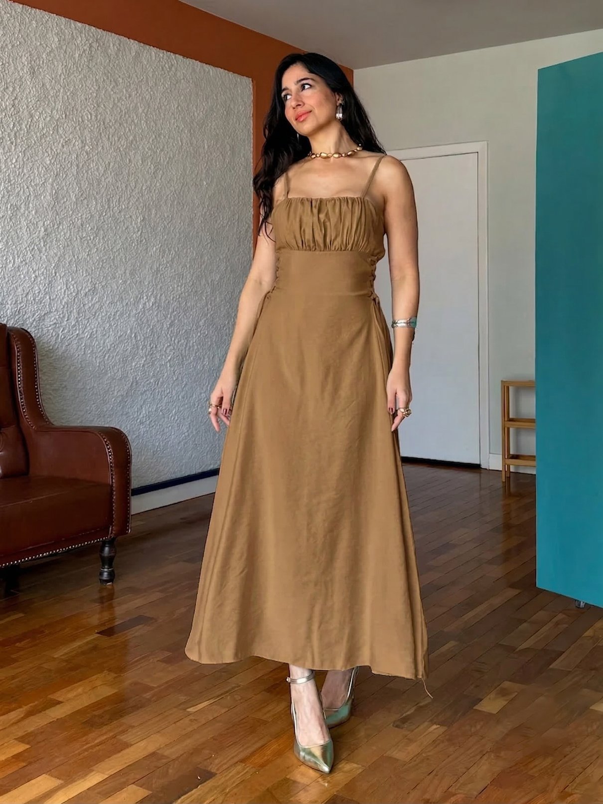 03 vestido feminino regulagens laterais com pregas no busto sara g