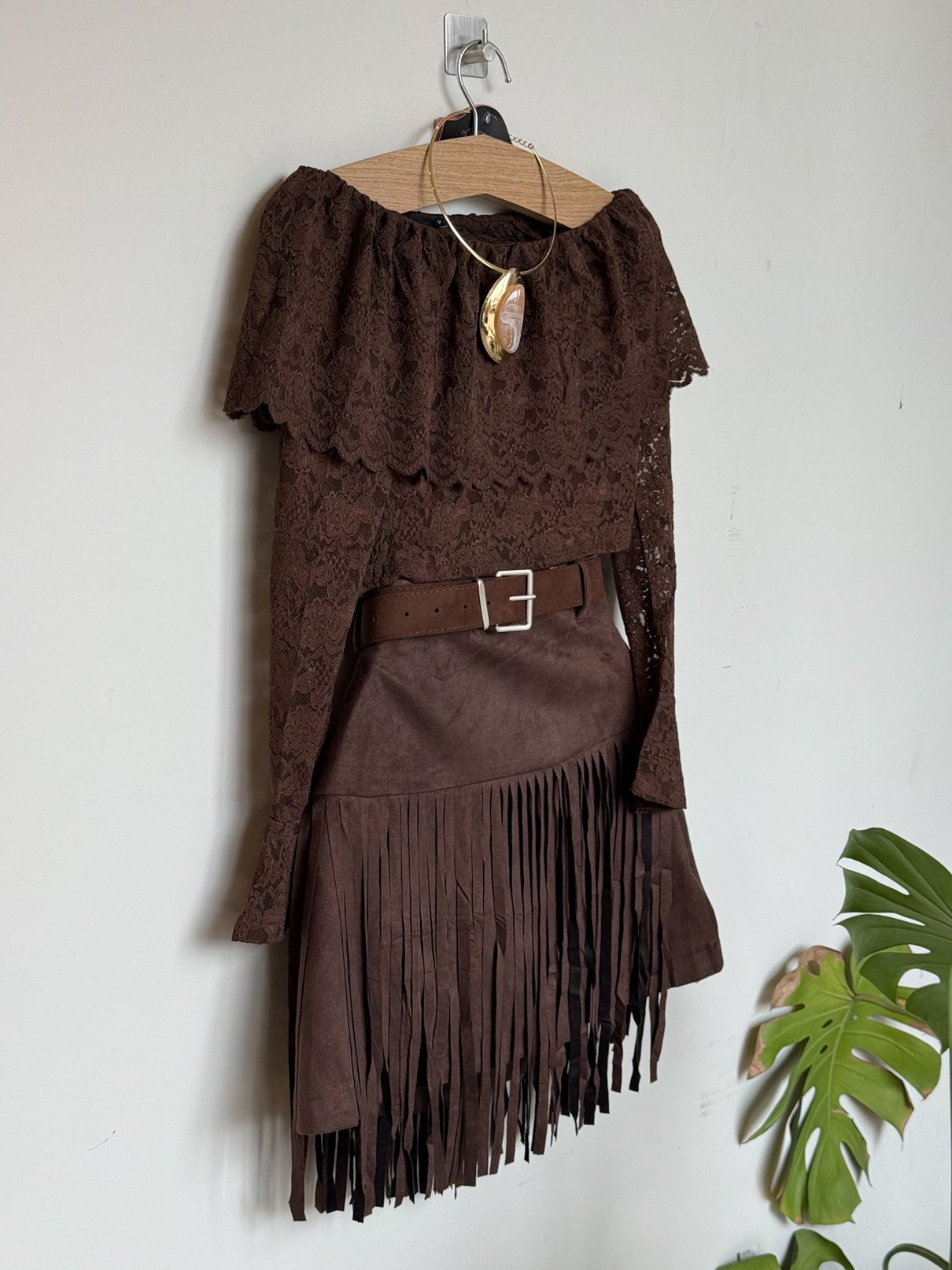 04 saia curta de suede com franja e cinto ally